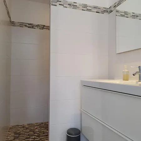 Katiris Semesterbostad *